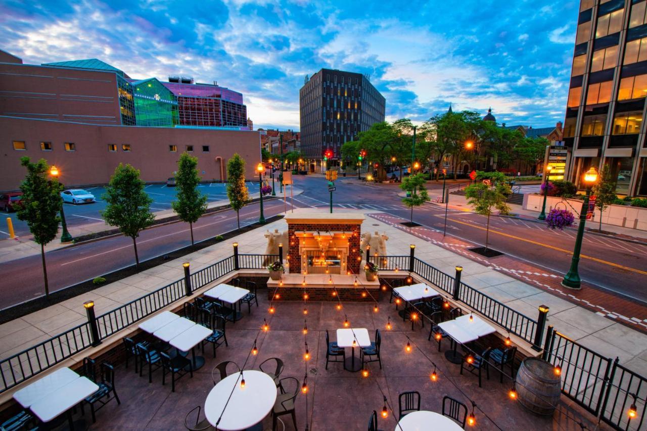 Отель Marriott Syracuse Downtown Экстерьер фото