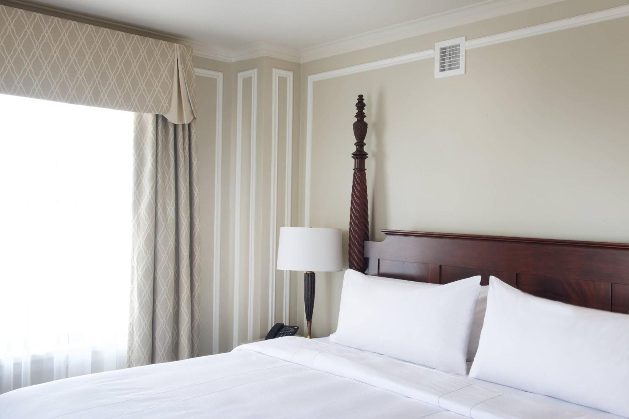 Отель Marriott Syracuse Downtown Экстерьер фото
